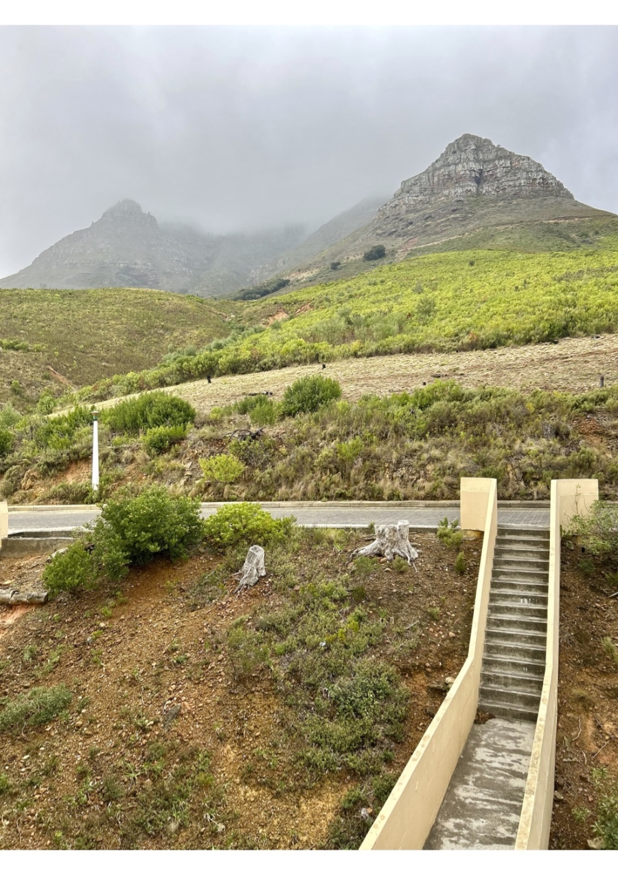 2 Bedroom Property for Sale in Vredehoek Western Cape